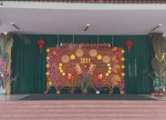 Sắc xuân trong sân trường Sắc xuân trong sân trường